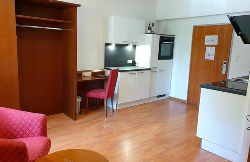 Nonntal House | Cozy One-Bedroom Apartment with Ocean View - Via Roma Hotel