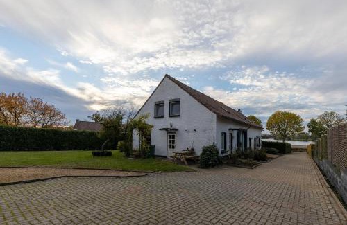 Asselt House | Discover Eindeloos Asselt: Family-Friendly Retreat Awaits
