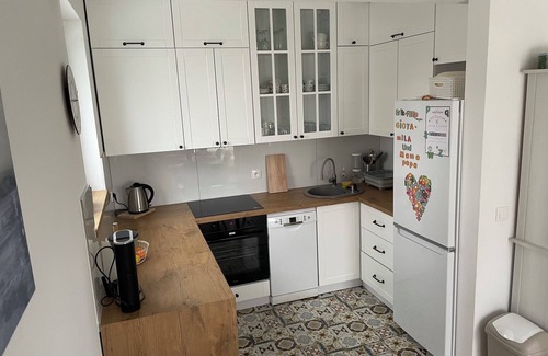 Lagow House | Cozy Family Retreat: 600m to Lake & Pet-Friendly Stay