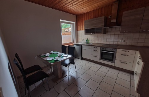 Dabel House | Family-Friendly Getaway with Pets by the Lakeside