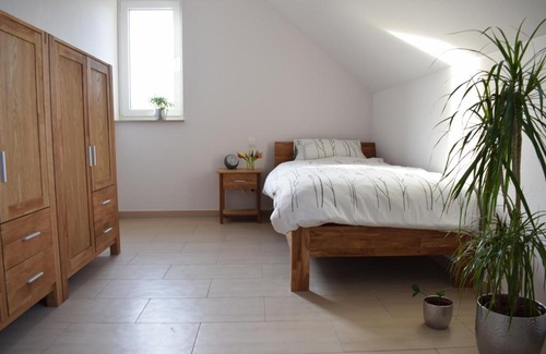 Sinzig Apartment | Family-Friendly Retreat on a Farm in Sinzig with Kitchen