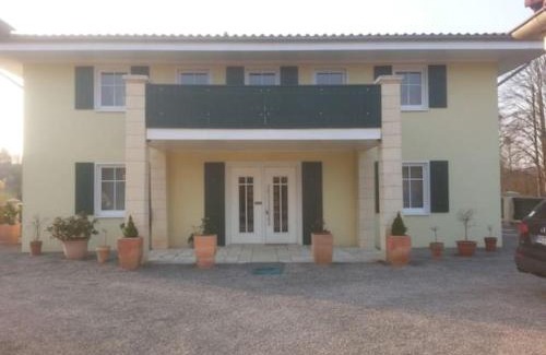 Wehrden Apartment | Oceanfront Einliegerwohnung 1 with Garage - Family Friendly