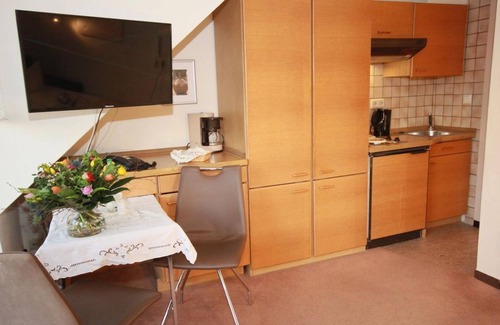Bad Pyrmont Apartment | Cozy Einraumappartement with Kitchen in Café Schneidewind