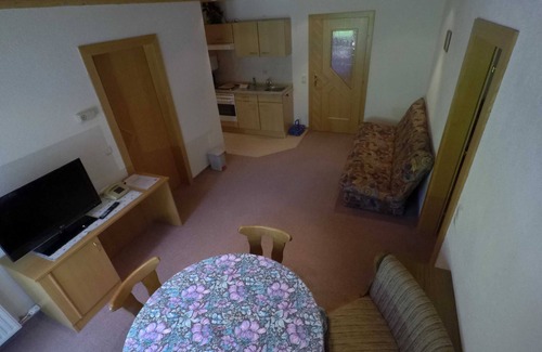 Tannheim Apartment | Cozy Einstein Guest House with Family-Friendly Amenities