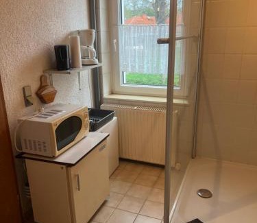 Munchenbernsdorf House | Cozy Ground Floor Single Room - Guest Rated 8/10