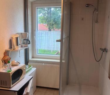 Munchenbernsdorf House | Cozy Ground Floor Single Room - Guest Rated 8/10
