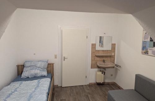 Alt-Knielingen House | Einzelzimmer mit 2 Betten& Gemeinschaftsbad