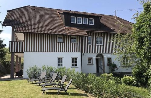 Steinbach Apartment | Cozy Room with Balcony and Shower - Spa & Breakfast Included