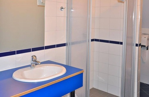 Rust Bed & Breakfast | Cozy Einzelzimmer mit Du/wc at Hotel am See Rust