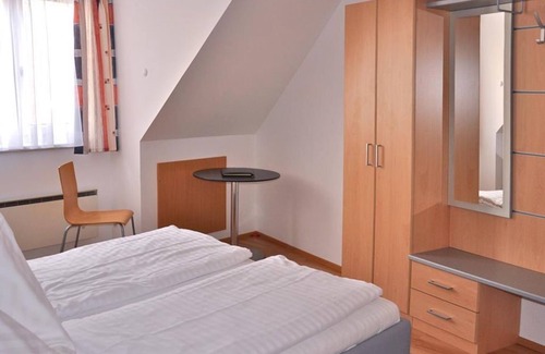 Rust Bed & Breakfast | Cozy Einzelzimmer mit Du/wc at Hotel am See Rust