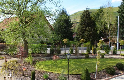 Steinbach Apartment | Cozy Garden-View Room with Breakfast Included