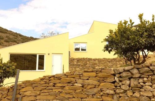 Vila Nova de Foz Coa Apartment | Experience EiraDouro Casa Amendoeira: Pet-Friendly Retreat