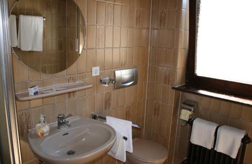 Friesenheim Hotel | Cozy Eisberg Gästehaus with Family-Friendly Amenities
