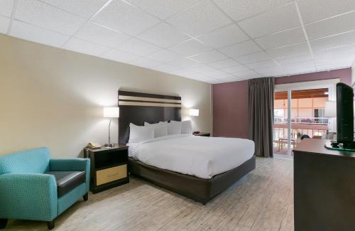 Gettysburg Hotel | Relax at Eisenhower Hotel with Pool and Family Amenities