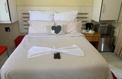 Vanderbijlpark Bed & Breakfast | Welcoming Ekaya Palace Guest House with Wheelchair Access