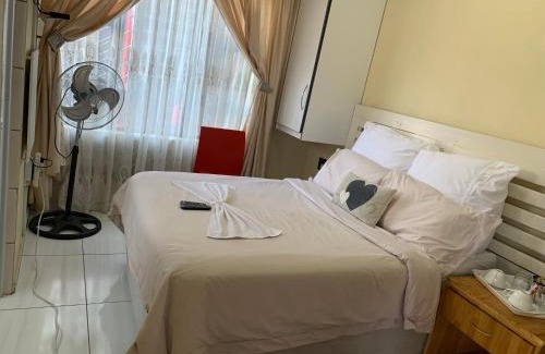 Vanderbijlpark Bed & Breakfast | Welcoming Ekaya Palace Guest House with Wheelchair Access