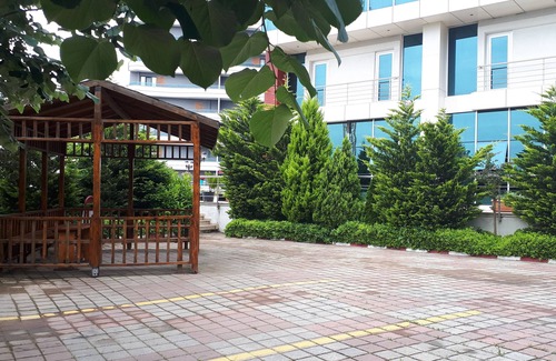 Pendik House | Experience Ekinci Residence: Family-Friendly with Spa & Pool