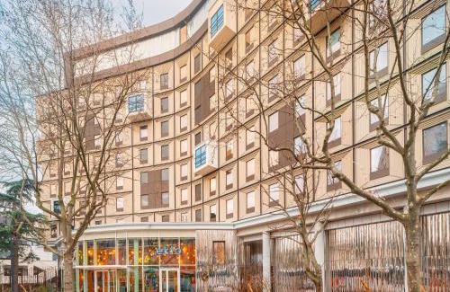 Vanves Hotel | Discover Eklo Paris Expo: Pet-Friendly with Great Amenities
