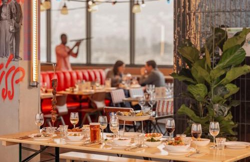 Vanves Hotel | Discover Eklo Paris Expo: Pet-Friendly with Great Amenities