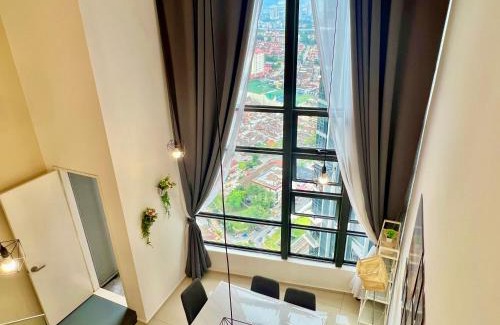 Taman Mutiara Apartment | Stylish Eko Cheras Loft: Pool & Ocean Views Await You