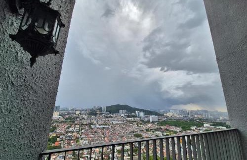 Taman Mutiara Apartment | EkoCheras with Balcony Sunshine Cosy Condo Next to MRT Stay 3 or 4 Pax