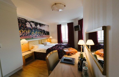 Eksjo Hotel | Comfortable Stay at Eksjö Stadshotell Annex with Breakfast