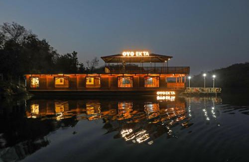 Rajpipla Boat Rental | Experience Ekta Houseboat by the Statue of Unity, Kevadia