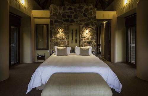 Vaalwater Cabin | Discover Ekuthuleni Lodge: 4-Star Retreat with Spa & Pool