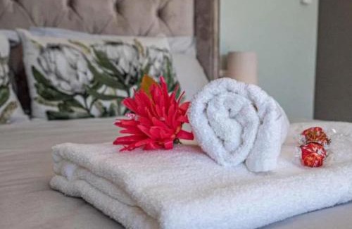 La Lucia House | Discover Ekuthuleni: Modern Guesthouse with Seaview & Pool