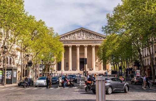 Quartier de la Place-Vendome Apartment | Elégance Vendôme & Tuileries