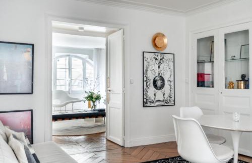 Quartier de la Place-Vendome Apartment | Elégance Vendôme & Tuileries