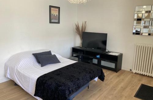 Montcy-Notre-Dame Apartment | Elegant Apartment - Guest Rated 8.9/10 for Your Stay