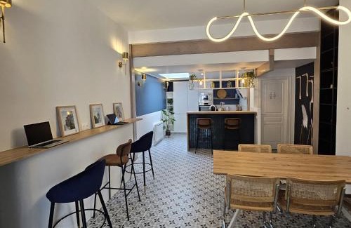 Saint-Acheul House | Experience Comfort at La Maison Des Petits Sablon Hotel