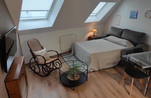 Oviedo City Centre Apartment | Kid-Friendly Getaway at El Ático de la Estación