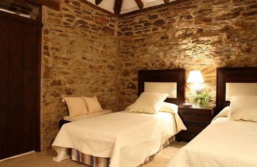Vilches House | Discover El Añadio: Family-Friendly Stay with Pool & Spa
