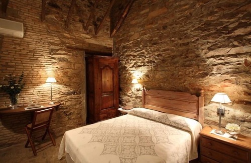 Vilches House | Discover El Añadio: Family-Friendly Stay with Pool & Spa