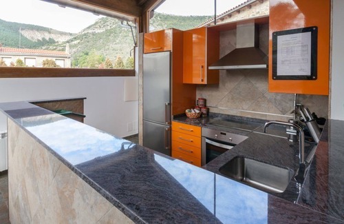 Valle de Sedano House | Experience El Abrigaño del Cañon I y II: 4-Star Bliss