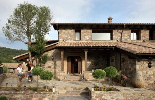 Renanue House | Pet-Friendly Escape at El Acebo de Casa Muria - Rated 9.7