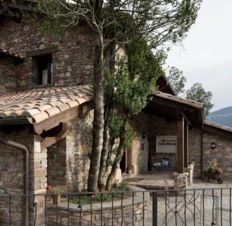 Renanue House | Pet-Friendly Escape at El Acebo de Casa Muria - Rated 9.7