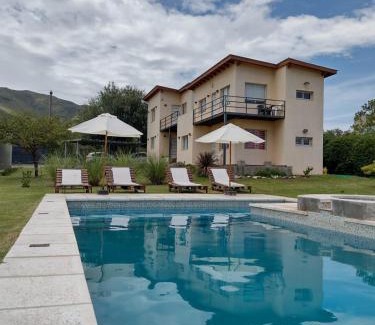 La Falda Apartment | Discover El Algarrobo Escondido: Top-Rated Family Retreat
