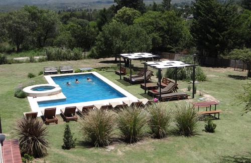 La Falda Apartment | Discover El Algarrobo Escondido: Top-Rated Family Retreat