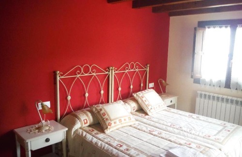 Lago House | Discover El Andrinal: Family-Friendly Getaway Awaits