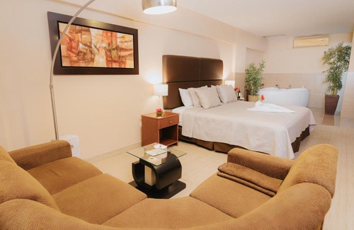 Piura Hotel | Relax at El Angolo Piura with Pool and Ocean View
