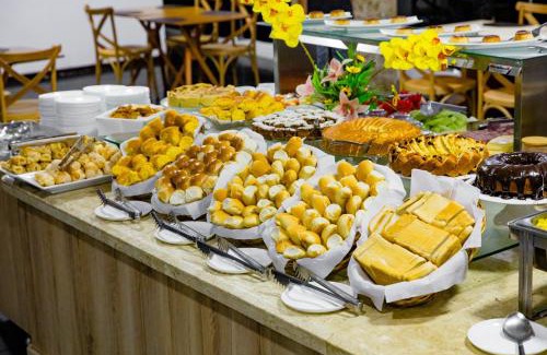 Pajucara Hotel | Enjoy Ocean Views at Aram Ouro Branco Hotel with Pool