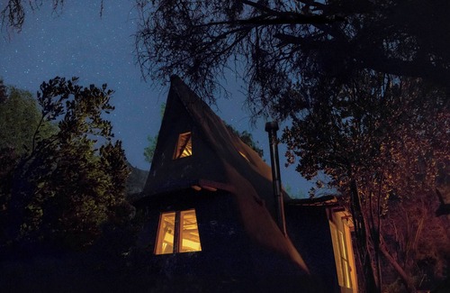 Lo Barnechea Cabin | Eco-Friendly El Arca Azul Cabin with Spa & Breakfast