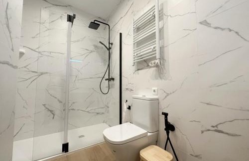 Ajo Apartment | El Arrecife: Family-Friendly Retreat with Pool & Pet Perks
