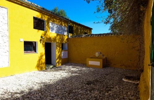 Jaen House | El Ayozar: Family-Friendly Stay with Pool and Pet Amenities