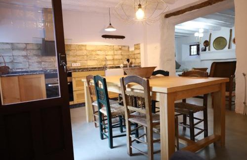 Jaen House | El Ayozar: Family-Friendly Stay with Pool and Pet Amenities