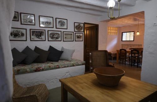 Jaen House | El Ayozar: Family-Friendly Stay with Pool and Pet Amenities