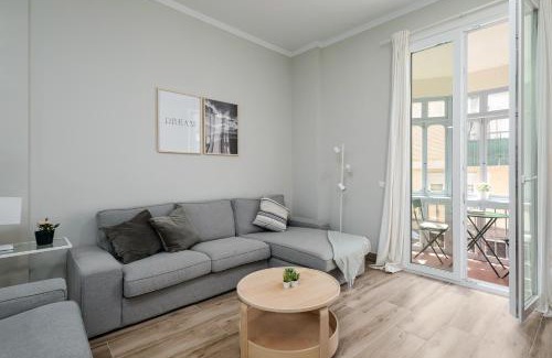 La Merced Apartment | Discover El Balcón de Alamos: Family-Friendly Retreat